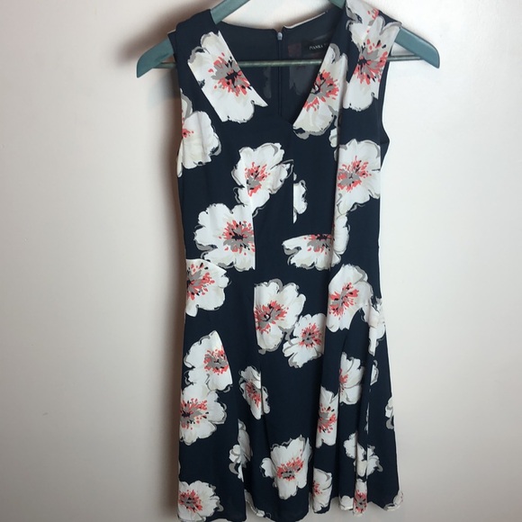 Ivanka Trump Size 2 mid length Blue floral dress - Picture 2 of 16